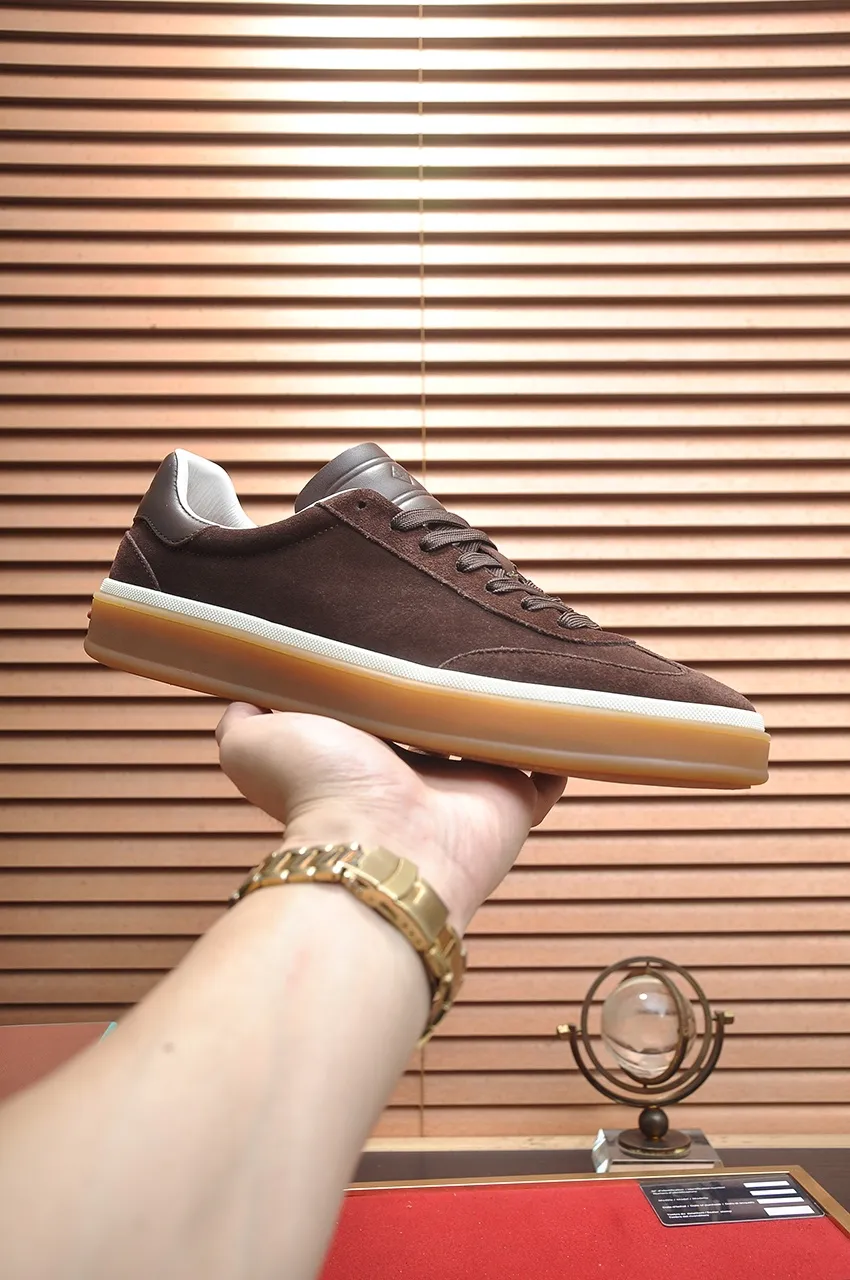 Men's men's shoes 💰540💶【𝐥𝐨𝐫𝐨 𝐏𝐢𝐚𝐧𝐚】lp classic loafers, an Italian treasure brand, the only brand that can match Hermès! Only after wearing it do we realize that we cannot let down our feet. The upper is imported cashmere, the lining of water-dyed cowhide ➕ the cowhide feet, the official original glass rubber outsole, and the pendant. Exclusive original packaging (tag ➕ brand paper ➕ outer box ➕ hand bag) code number: 38-45